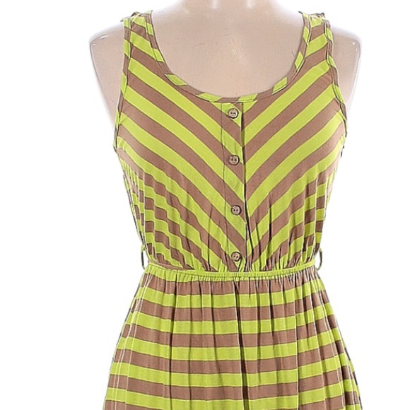 NWOT- Yellow and Tan Strip Ruched Detail Scoop Neckline Dress in Size L - Picture 3 of 6